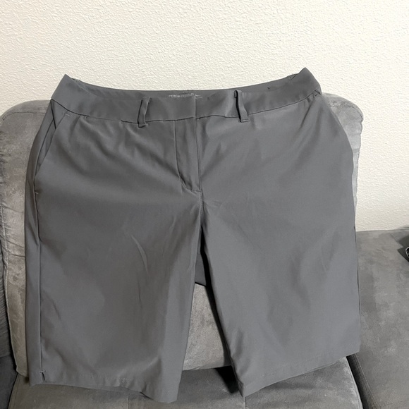 Flat front Golf shorts - Picture 1 of 5